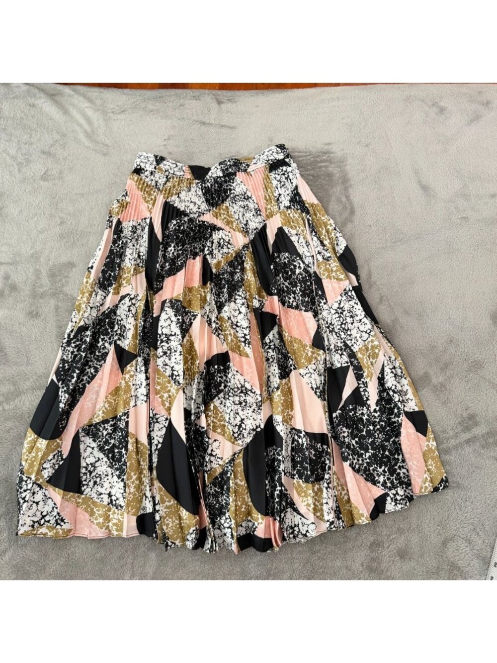 Club Monaco Pleated Maxi Skirt Womens size MEDIUM Black Pink Green